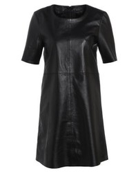 Robe droite en cuir noire Tigha