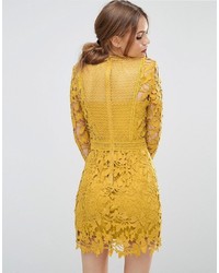 Robe droite en dentelle jaune Asos