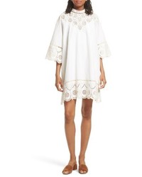 Robe en broderie anglaise blanche