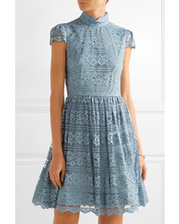 Robe en dentelle bleu clair Alice + Olivia