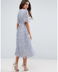 Robe en dentelle bleu clair Asos