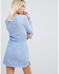 Robe en dentelle bleu clair PrettyLittleThing