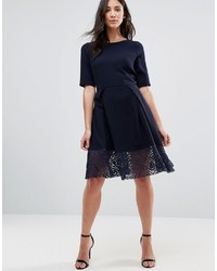 Robe en dentelle bleu marine Traffic People