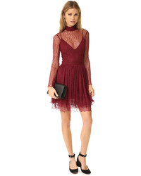 Robe en dentelle bordeaux Nicholas