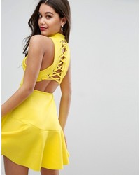 Robe en dentelle jaune Asos