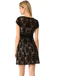 Robe en dentelle noire Nanette Lepore