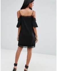 Robe en dentelle noire Asos