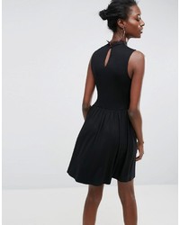 Robe en dentelle noire Asos