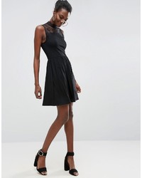 Robe en dentelle noire Asos