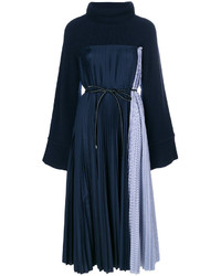 Robe en laine plissée bleu marine