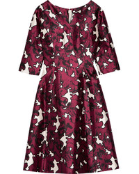 Robe en soie à fleurs pourpre foncé