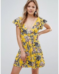 Robe évasée à fleurs jaune Boohoo