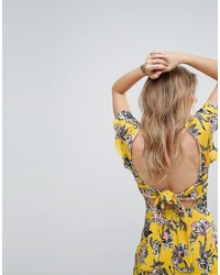 Robe évasée à fleurs jaune Boohoo