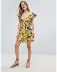 Robe évasée à fleurs jaune Boohoo