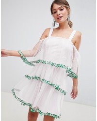 Robe évasée de tulle brodée blanche