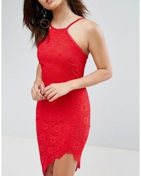 Robe fourreau en dentelle rouge