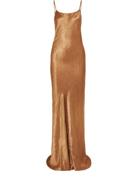 Robe longue en satin dorée