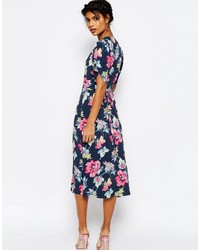 Robe midi à fleurs bleu marine Asos