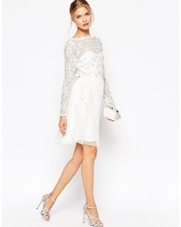 Robe midi en dentelle blanche