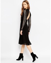 Robe midi en dentelle noire Asos