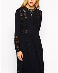 Robe midi en dentelle noire Asos