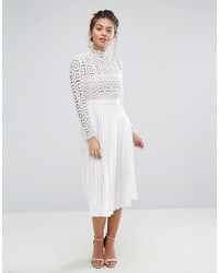 Robe midi en dentelle plissée blanche