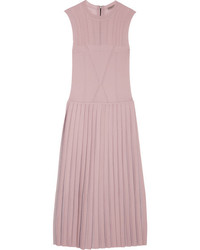 Robe midi en laine plissée rose