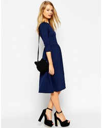 Robe midi plissée bleu marine Asos