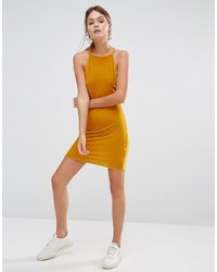 Robe moulante en velours moutarde Missguided