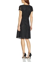 Robe noire Betty Barclay