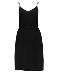 Robe noire Minimum