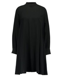 Robe noire Minimum