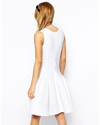 Robe patineuse blanche Asos