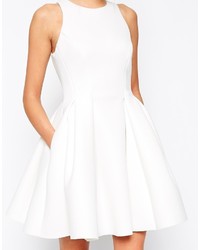 Robe patineuse blanche Asos