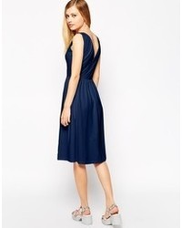 Robe patineuse bleu marine Asos