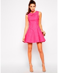 Robe patineuse en dentelle fuchsia