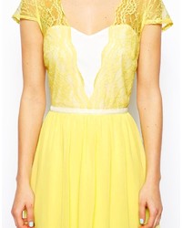 Robe patineuse en dentelle jaune Asos