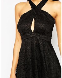 Robe patineuse en dentelle noire Asos