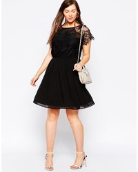 Robe patineuse en dentelle noire Asos