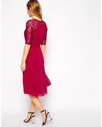 Robe patineuse en dentelle noire Asos