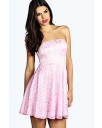 Robe patineuse en dentelle rose