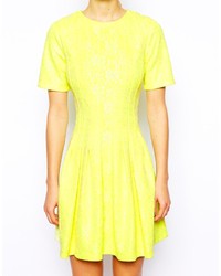 Robe patineuse jaune Asos