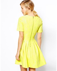 Robe patineuse jaune Asos