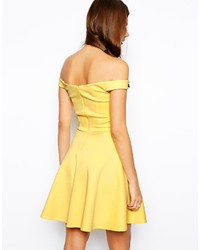 Robe patineuse jaune Asos