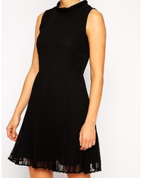 Robe patineuse noire Asos