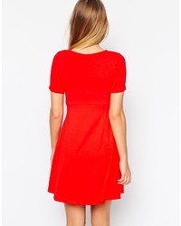 Robe patineuse rouge Asos