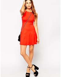 Robe patineuse rouge Asos