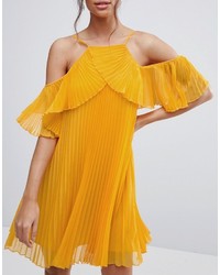 Robe plissée jaune Asos