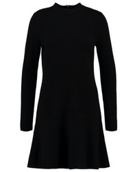 Robe-pull noire FTC