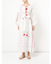 Robe style paysanne brodée blanc et rouge March 11
